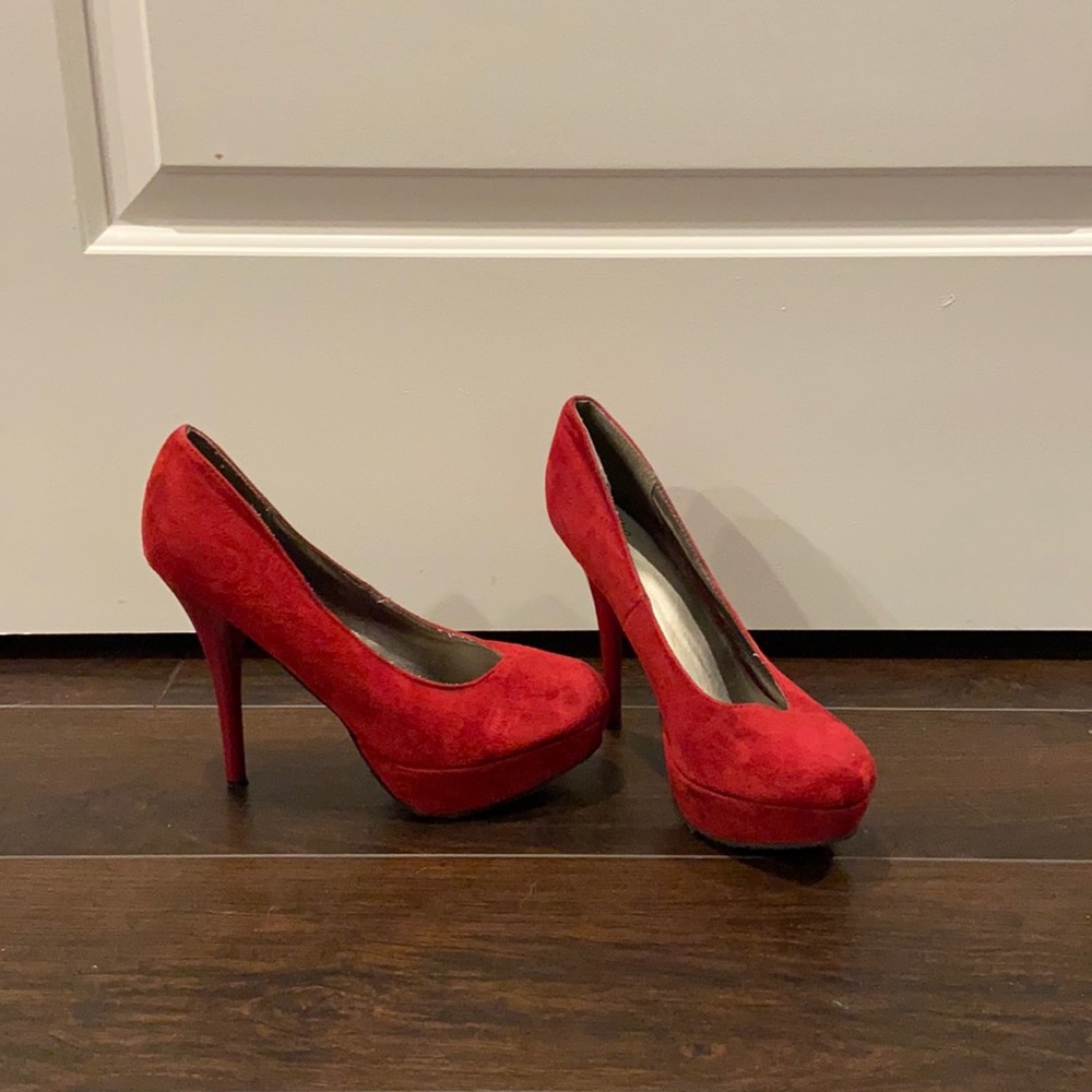Red fun platform heels